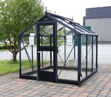 VISNINGSMODELL JAKOBSTAD Växthus Juliana Compact 5,0 m² säkerhetsglas, antrasit/svart stomme