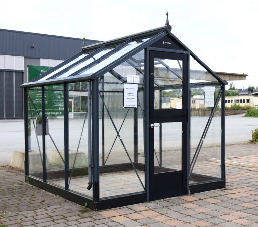 VISNINGSMODELL JAKOBSTAD Växthus Juliana Compact 5,0 m² säkerhetsglas, antrasit/svart stomme