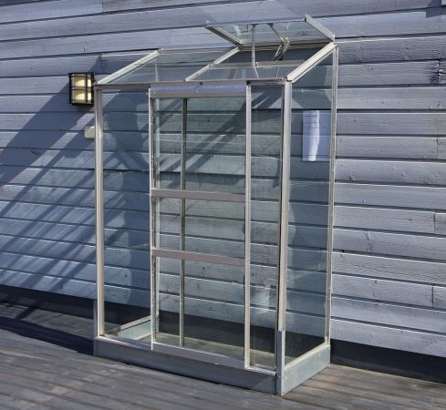 ESITTELYMALLI PIETARSAARI Kasvihuone Halls Altan 0,9 m² lasilla