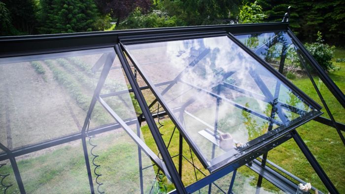 Halls Icon 8 Säkerhetsglas 9,7m² Svart