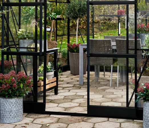 Halls Icon Gardenhouse 13 m² Musta