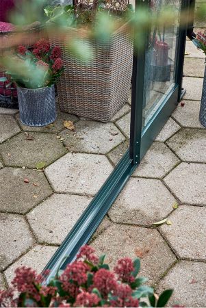 Halls Icon Gardenhouse 13 m² Musta