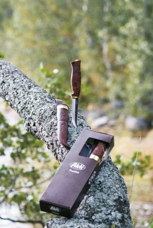 Puukko Ahti Vaara